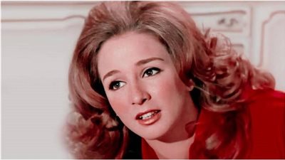 أول إجراء قانوني ضد نجلاء فتحي بعد إساءتها لـ«عادل إمام»