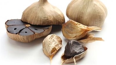 سعره يصل لآلاف الجنبهات.. معلومات ستدهشك عن الثوم الأسود 