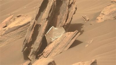 ناسا يرصد شئ غير متوقع على كوكب المريخ وتفسر سبب وجوده هناك!