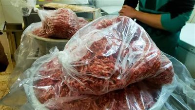 حملات مكثفة تضبط أطنان من المواد الغذائية الفاسدة في الغربية