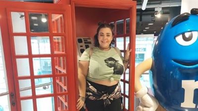 قصة حب عنيفة بين سجين أمريكي وامرأة بريطانية نهايتها غريبة!