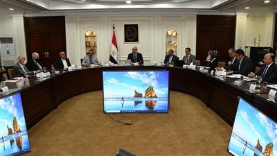 تعليمات هامة من وزير الإسكان لشركات المقاولات حول مشروعات العاصمة الإدارية
