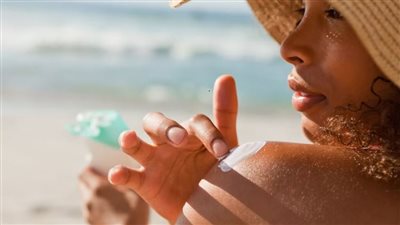 خبراء حماية الجلد يحذرون من فيديو على تيك توك قد يؤدي للسرطان