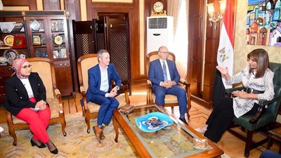 وزيرة الهجرة تستقبل مساعد نائب وزير الخارجية الكندي لبحث سبل التعاون المشترك