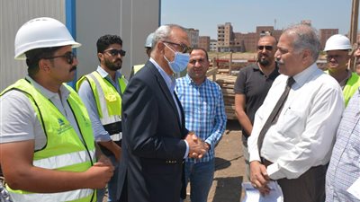 محافظة القليوبية يتفقد مشروعات حياة كريمة بشبين القناطر