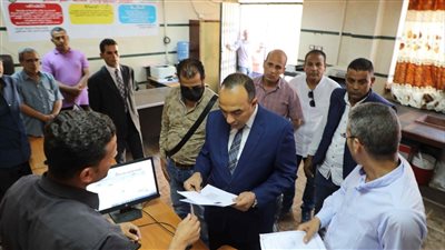 نائب محافظ المنيا يتابع سير العمل بعدد من القطاعات الخدمية