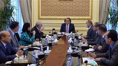 رئيس الوزراء يتابع الموقف التنفيذى للمشروعات الجارى تنفيذها بمدينة شرم الشيخ