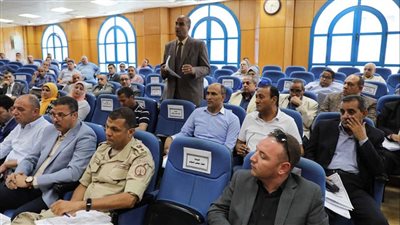 محافظ المنيا يوجه برفع درجة الاستعداد للحالة القصوى قبل عيد الأضحى المبارك