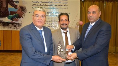 محافظ المنيا يشهد الحفل الختامي لمشروع دعم التعليم المجتمعي لمؤسسة مصر الخير
