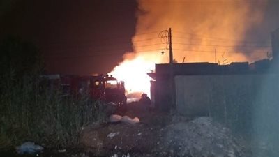 الدفع بقوات الحماية المدنية للسيطرة على حريق هائل في 3 منازل بسوهاج