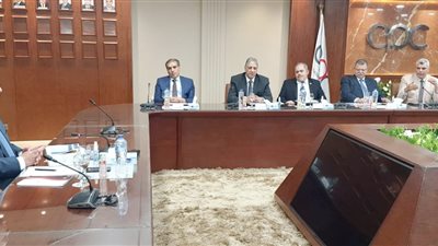 البترول تعلن عن خططها لزيادة إنتاج البترول بالصحراء الغربية