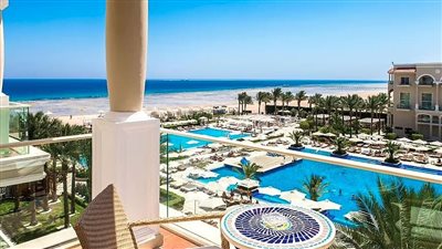 ماذا قالت الصحافة الأجنبية عن حادثة القرش بالبحر الأحمر؟ 