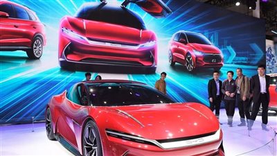 تسلا تفقد مكانتها كأفضل بائع للسيارات الكهربائية في العالم لصالح شركة مفاجآة!