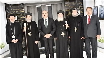 وفد كنيسة الأقباط الكاثوليك يقدم التهنئة لمحافظ أسوان بعيد الأضحى