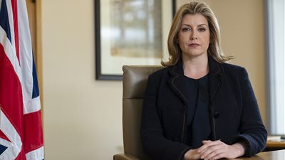 من هي الحسناء بيني موردونت المرشحة لخلافة جونسون في رئاسة وزراء بريطانيا؟