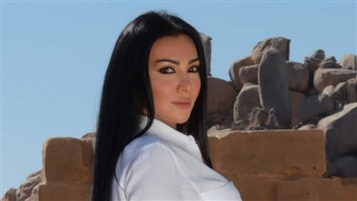 ميريهان حسين تثير الغموض بفستان ساحر: لا أحتاج أن أكون مثلهم