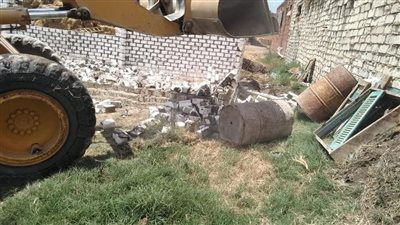 حملات مستمرة لإزالة التعديات على الأراضي الزراعية خلال العيد بمركز المحلة