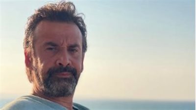 كريم عبد العزيز يظهر برفقة 