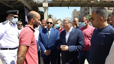 محافظ المنيا يتابع انتظام العمل بمواقف السيارات والالتزام بالتعريفة الجديدة