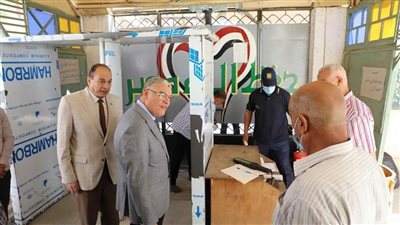 محافظ المنيا يتابع انتظام سير امتحانات الثانوية العامة بعدد من اللجان