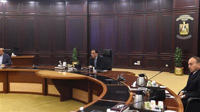 تفاصيل اجتماع رئيس الوزراء مع مجلس المحافظين