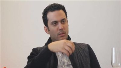 الصفقات المضروبة وراء انقلاب رئيس فاركو على جون إدوارد والتهديد بإقالته