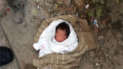 تفاصيل العثور على طفل حديث الولادة داخل عقار تحت الإنشاء بالقليوبية