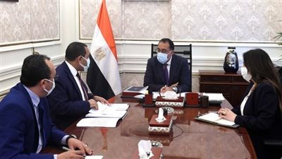 اجتماع مهم لرئيس الوزراء بشأن مسابقة الـ30 ألف معلم والتعينات بالحكومة