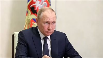 بوتين يحذر من دخول العالم في العقد الأكثر خطورة