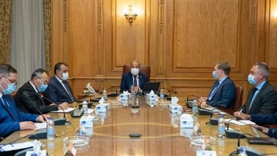 وزير الدولة للإنتاج الحربي يستقبل وفد شركة 