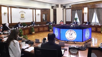 رئيس الوزراء يستعرض مقترحات إعداد حزمة حماية اجتماعية استثنائية تنفيذًا لتوجيهات الرئيس