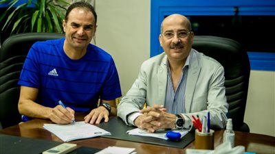 رسميا.. سموحة يجدد تعاقده مع عبد الحميد بسيوني لمدة موسم واحد