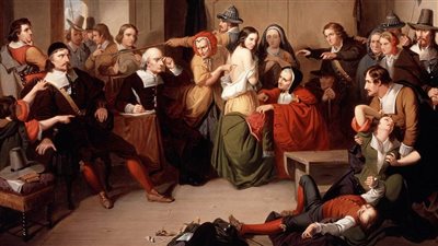 طلاب مدرسة إعدادي يدافعون عن امرأة مُتهمة بـ السحر منذ 300 سنة!