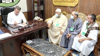 خلال لقائهم.. محافظ المنوفية يبحث شكاوي تجار سوق الجملة بشبين الكوم 