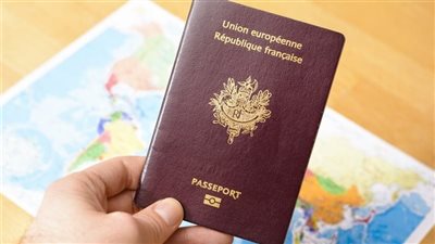 الفرنسية تتصدر لأول مرة.. الجنسيات الأكثر طلبا بين المصريين في يوليو 2022