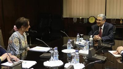 تفاصيل لقاء وزير الكهرباء برئيسة مؤتمر الأطراف «COP 21»