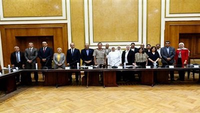 «الإسكان» تعقد أولى الجلسات حول تنظيم الإعلانات على الطرق العامة