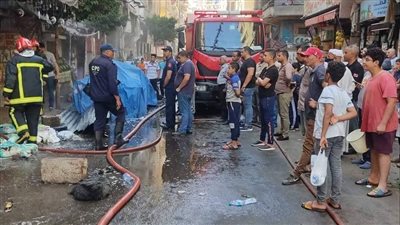 إخماد حريق نشب بمخزن شركة كابو بالحضرة