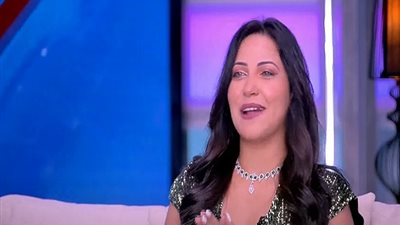 الفنانة ياسمين عبد الناصر تكشف حقيقة قرابتها للزعيم