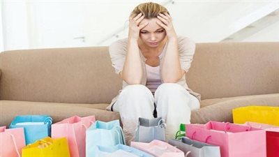 أعراض وأسباب إدمان الشراء وطريقة علاجه 