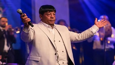 عبد الباسط حموده لـ تركي آل شيخ: صلى علي النبي متعملش في نفسك كده