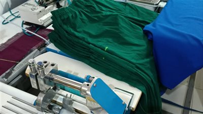 ضبط ملابس طبية وقطع غيار سيارات في حملات تموينية مكثفة بالإسكندرية