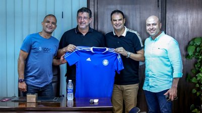 روي فيتوريا المدير الفني لمنتخب مصر يزور نادي سموحة ويجتمع مع بسيوني