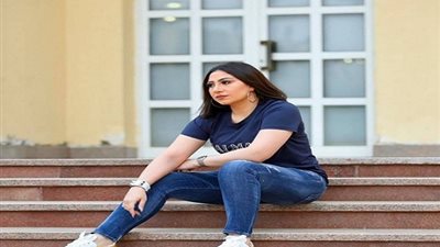 وفاة والد المطربة بوسي بعد صراع مع المرض