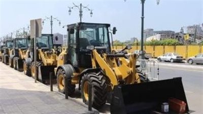 استلام 4 لوادر مفصلية وتوزيع 14 لودر زاحف للارتقاء بمنظومة النظافة بدمياط