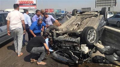 إصابة 3 أشخاص في حادث انقلاب سيارة بمحور روض الفرج