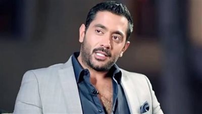 أحمد فلوكس يكشف سبب تأجيل الاحتفال بعيد ميلاد ابنه