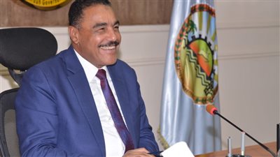 محافظ مطروح يهنئ أوائل طلاب شهادة الثانوية بمطروح لعام ٢٠٢٢