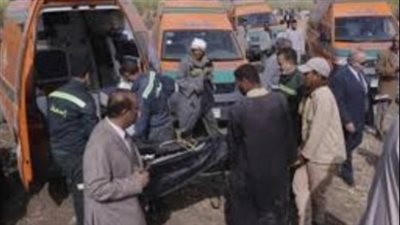 مصرع شخص وإصابة آخر فى حادث تصادم سيارتين بالبحيرة 