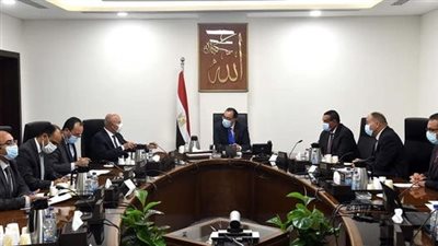 رئيس الوزراء يتابع إجراءات القضاء على المواقف العشوائية الواقعة على الطريق الدائري